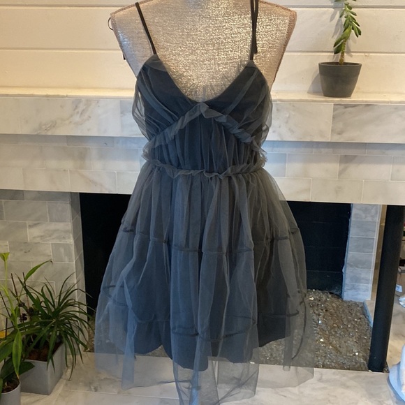 Studio Gray Tulle Mesh Overlay Ruffled Dress Size Small - Picture 3 of 14